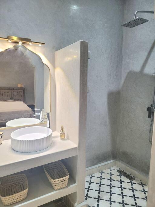 Riad Isahiac Avec Piscine En Exclusivite Marrakesh Extérieur photo