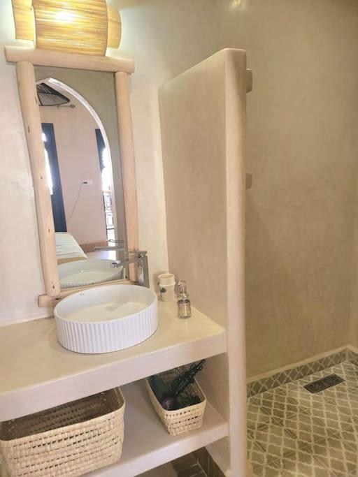 Riad Isahiac Avec Piscine En Exclusivite Marrakesh Extérieur photo