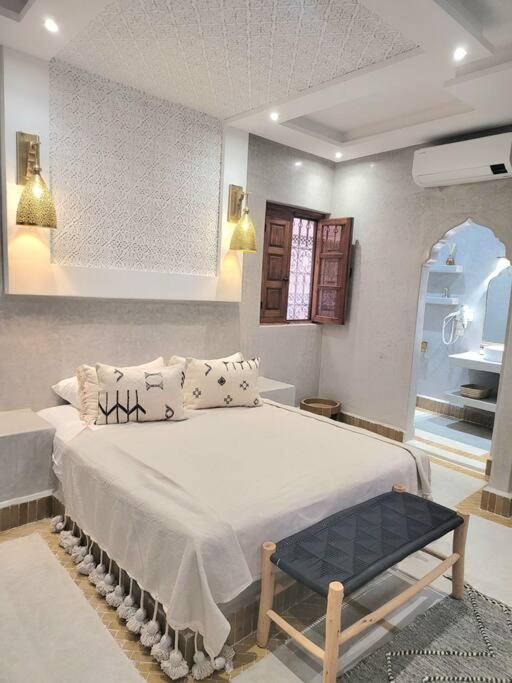 Riad Isahiac Avec Piscine En Exclusivite Marrakesh Extérieur photo