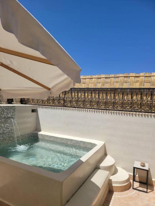 Riad Isahiac Avec Piscine En Exclusivite Marrakesh Extérieur photo