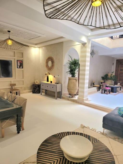 Riad Isahiac Avec Piscine En Exclusivite Marrakesh Extérieur photo