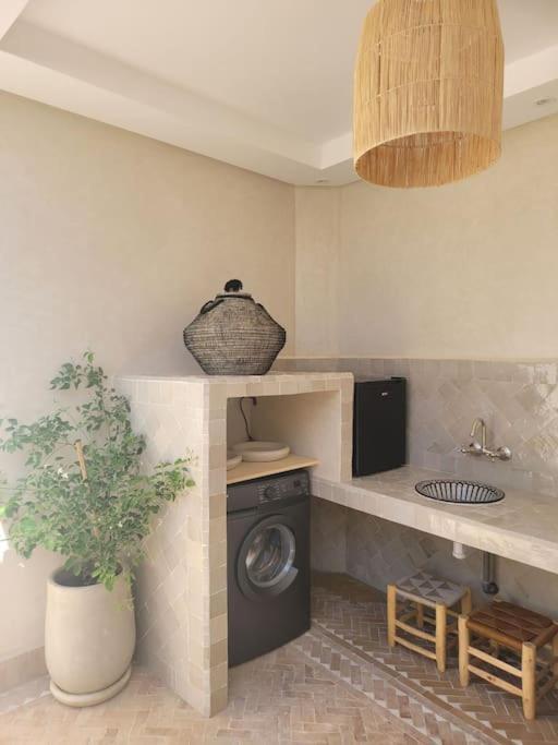 Riad Isahiac Avec Piscine En Exclusivite Marrakesh Extérieur photo