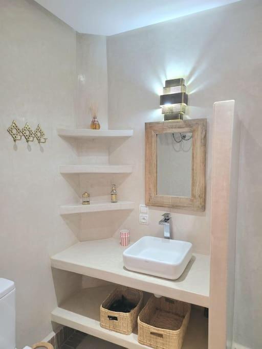 Riad Isahiac Avec Piscine En Exclusivite Marrakesh Extérieur photo